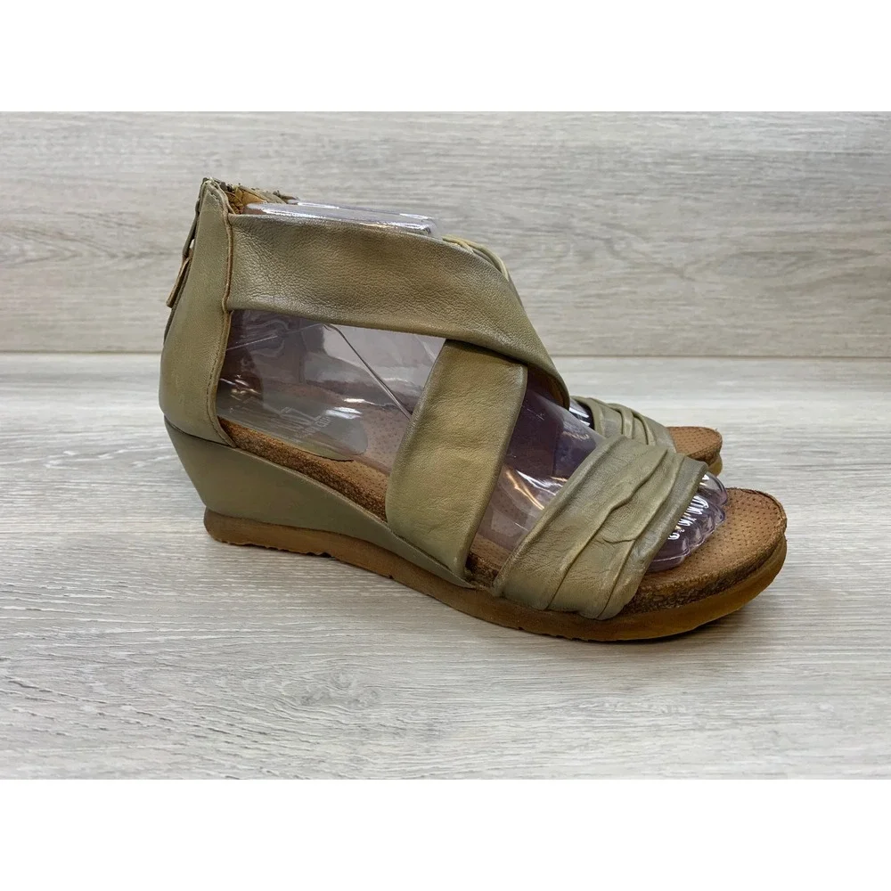 Miz Mooz Women's Monarch Olive Green Leather Wedge Sandals Zip 7.5 Shoes